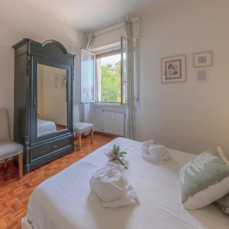 Attico Con Terrazza Vista Da Sogno كامولّي
