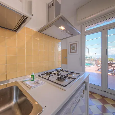 Attico Con Terrazza Vista Da Sogno كامولّي