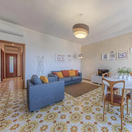 Attico Con Terrazza Vista Da Sogno Appartement *